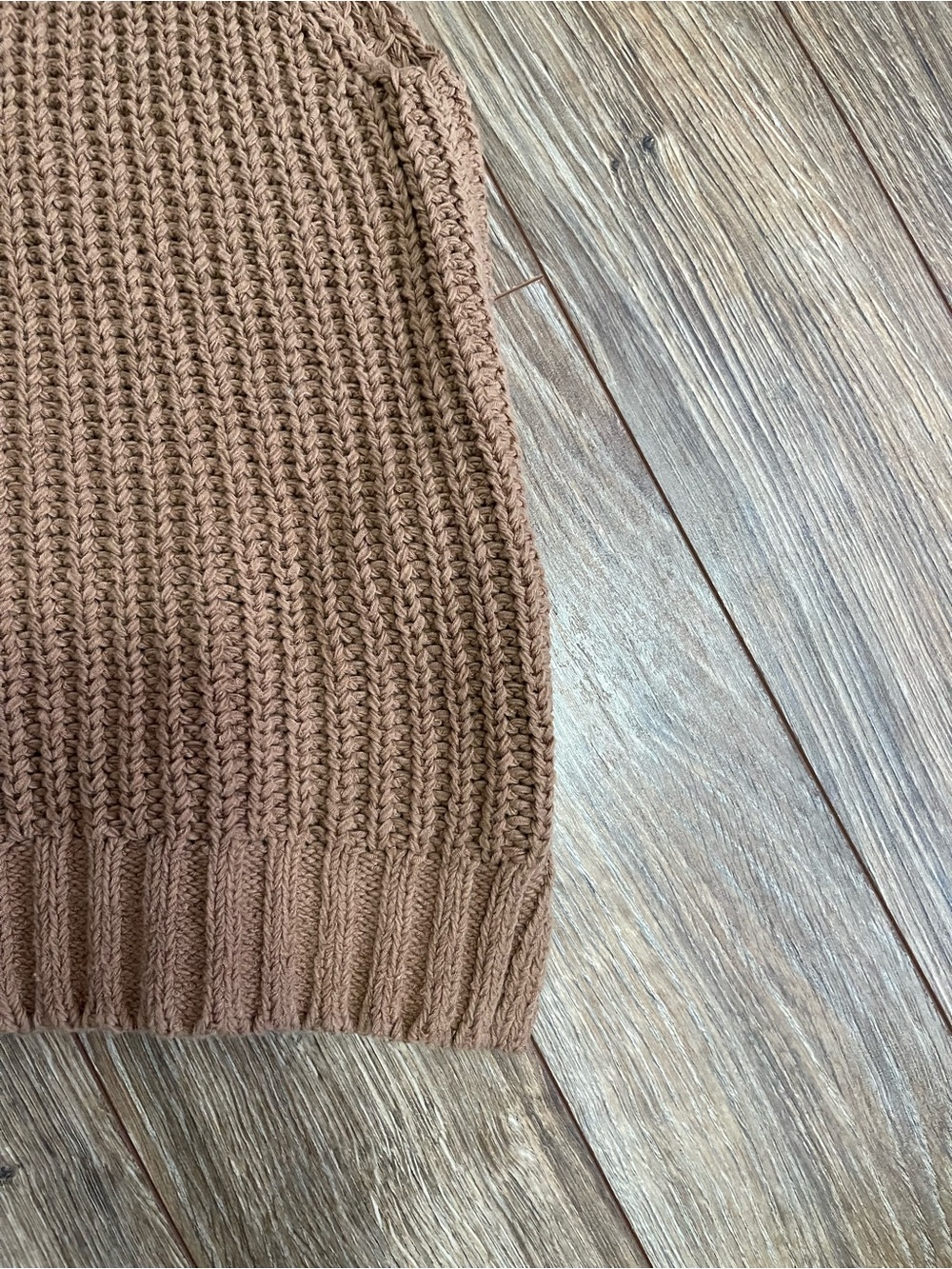 Abercrombie & Fitch Chunky Knit Sleeveless Sweater Vest in Camel - Picture 2 of 5